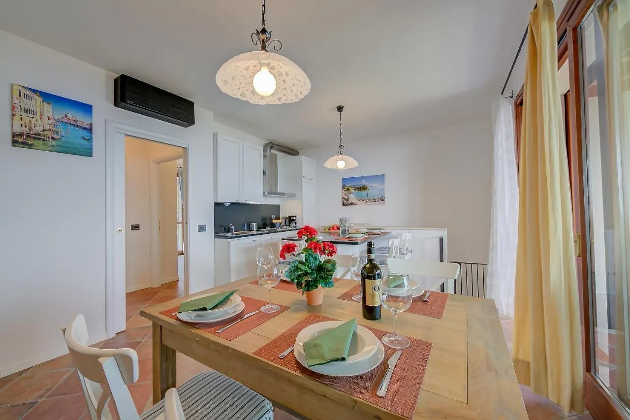 Appartement Borgo Belvedere-Lake View & Shared Pool - Happy Rentals Toscolano Maderno Italie