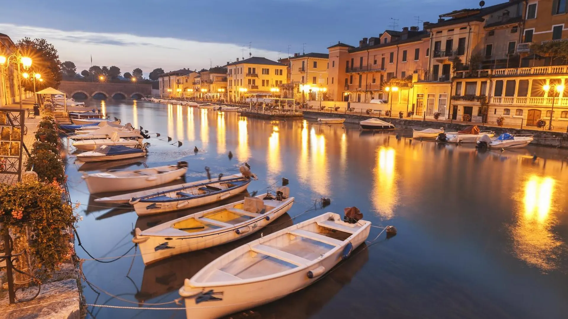 Borgo Belvedere-Lake View & Shared Pool - Happy Rentals Toscolano Maderno Appartement