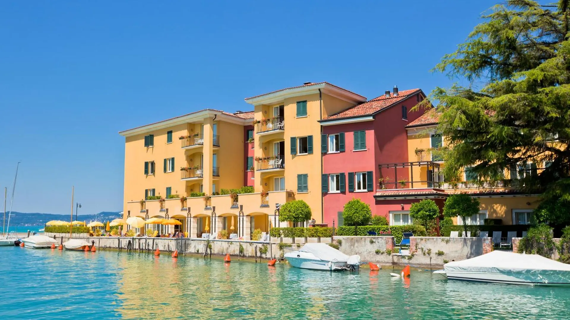 Borgo Belvedere-Lake View & Shared Pool - Happy Rentals Toscolano Maderno Appartement